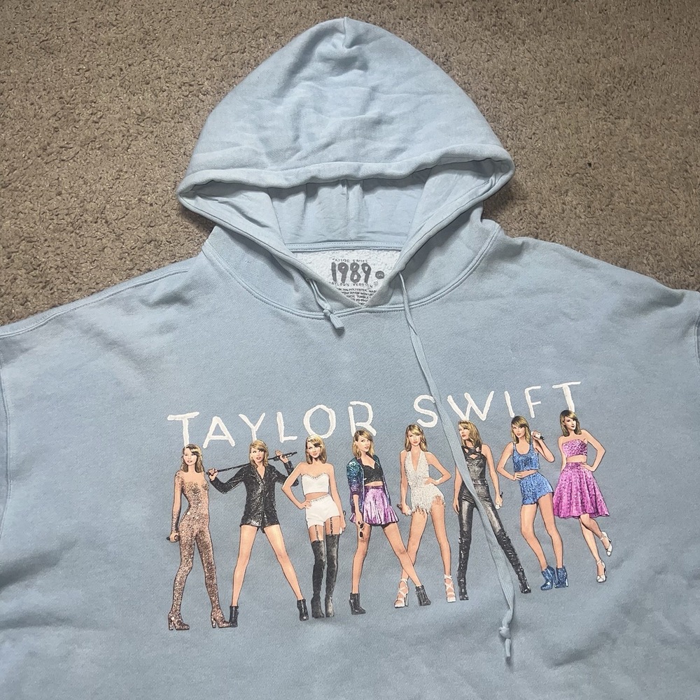 Taylor Swift 1989 Taylor's Version Eras tour hoodie Size 2XL Light Blue Graphic